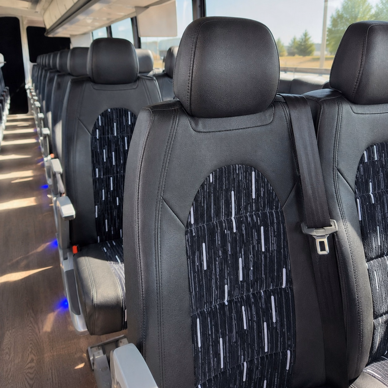 charter buses to lumen field and t mobile park from renton