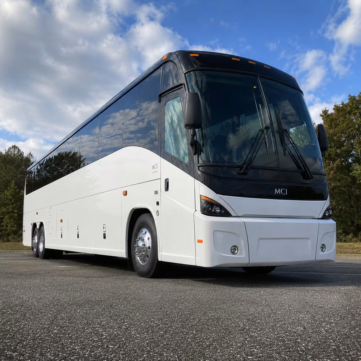 renton employers can cut commute costs and boost retention with a private employee bus